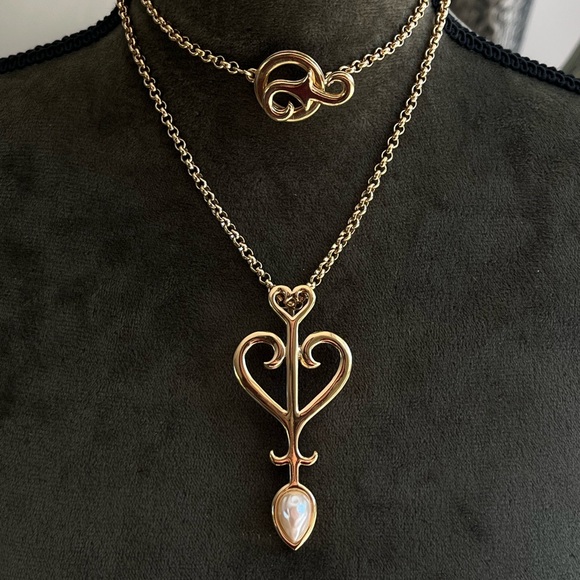 Vintage Givenchy Cupid Arrow Heart Key Baroque Pearl Pendant Long Gold Necklace - Picture 1 of 14